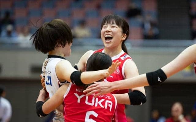 【バレー】NECレッドロケッツ川崎・田中瑠奈「皇后杯は自分らしく思いっきりプレーができた」、伊藤一葉「長いコースを狙って決定打を出せた」