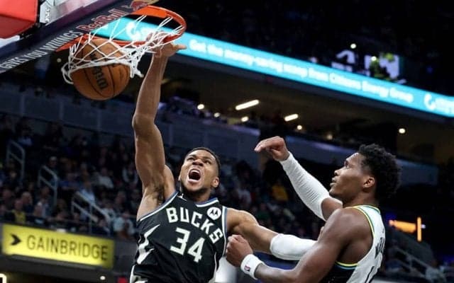 ヤニス・アデトクンボがNBA新記録…26試合連続で20得点以上、フィールドゴール成功率50%超え