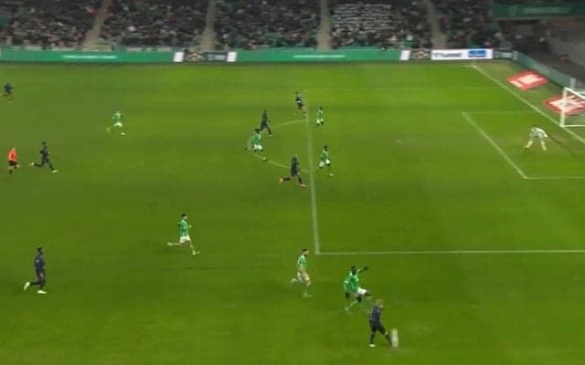 決めてくれよ！伊東純也、キレッキレ“稲妻ドリブル”で超高速縦突破＆ピンポイントクロスでチャンスメイク「これ以上のクロスは上げられんよ」