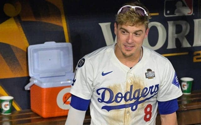 ド軍FA33歳、夫婦で堪能した日本食　箸使いこなし笑顔…刺身、牡蠣など堪能報告