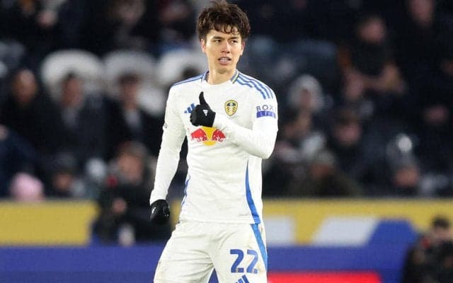 田中碧が鮮烈弾でリーズ初ゴール！　現地メディアも大絶賛…「プレミア移籍の噂もそれほど驚くことではない」