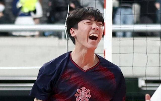 春高バレー　駒大高、優勝候補の高川学園にストレート勝ち　エース木村光希「強気で積極的なプレーができた」