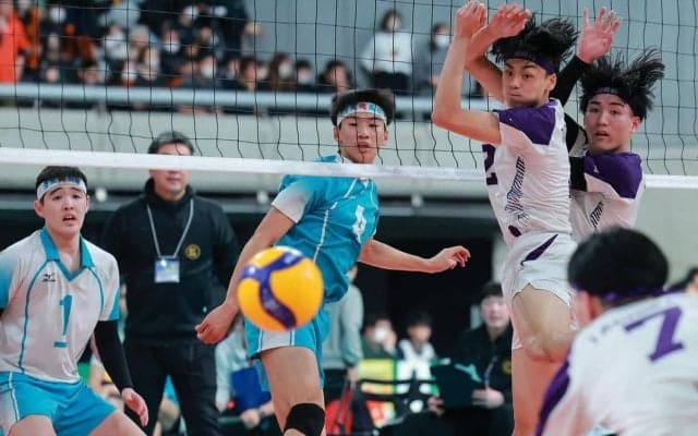 春高バレー　大阪代表　男子・清風、接戦勝ち切る　昇陽　貫禄の守備力