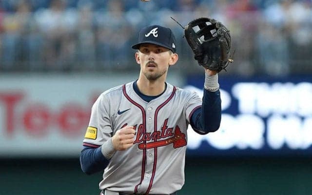 元ド軍29歳がマイナーから再出発　半年で4球団…内外野を守る便利屋、父は殿堂入り