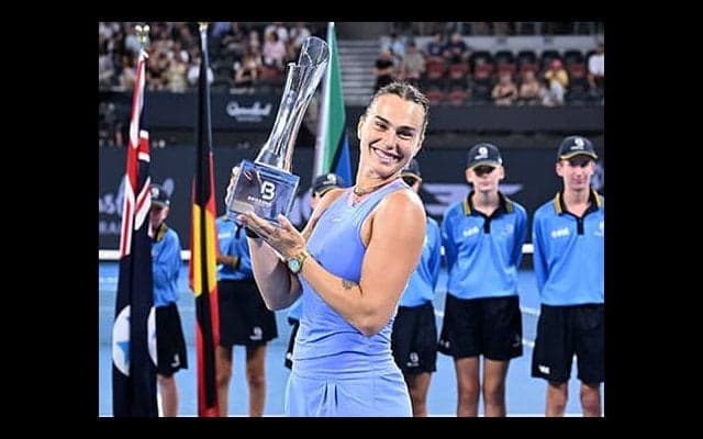  世界1位 逆転勝ちでツアー18度目V 