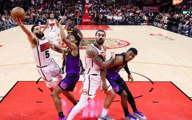 レイカーズ反撃及ばず15敗目…八村13得点、3選手ダブルダブルも土壇場で痛恨ミス