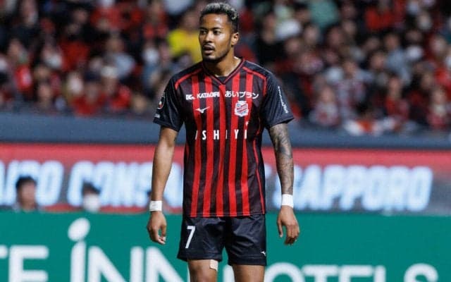 元日本代表FW鈴木武蔵が四方田修平監督と再会！　J1復帰の横浜FCに完全移籍加入…新たな挑戦に喜びも「大きな責任」