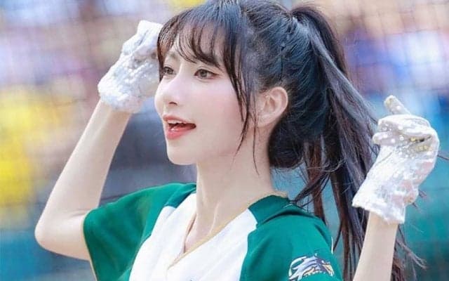 人気爆発の美女に思わぬ悩み　“奇跡の動画”で生活一変…驚異のTOEIC960点、才色兼備な素顔
