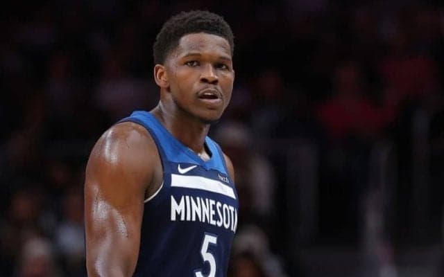 エドワーズが2戦連続で得点量産…ウルブズはエース躍動し辛勝、復帰2試合目のレナードは8得点