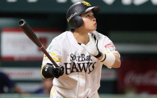 ソフトバンク「甲斐の穴」はどう埋める？　注目集める「打てる捕手」の存在