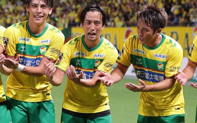 悲願のJ1復帰目指す千葉が新体制を発表！ 欧州へ向かう得点王FW小森飛絢の「10」を引き継ぐのはMF横山暁之に