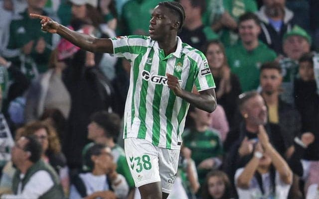 セリエA残留目指すコモがベティスから逸材FWアサネ・ディアオを完全移籍で獲得