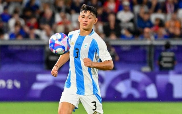 ボーンマスがパリ五輪も戦った19歳アルゼンチン代表SBを獲得！ 今冬2人目の補強に