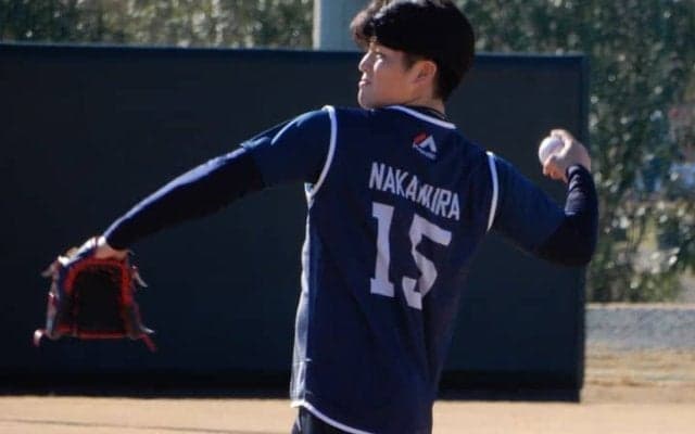 ヤクルト“期待”のドラ1・中村優斗、村上&塩見と遭遇「オーラあった」「自分もそのような選手に」【新人合同自主トレ】