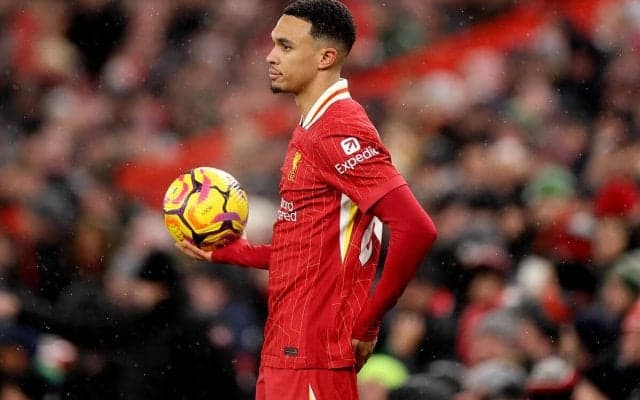 覇気のないパフォーマンスで猛批判受けるアレクサンダー＝アーノルド…スロット監督は「トレントだけの問題ではない」と擁護