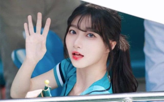 人気爆発中の才女が日系企業と“コラボ”　肩出し黒ドレスで紹介…日台ファン虜「美しすぎる」