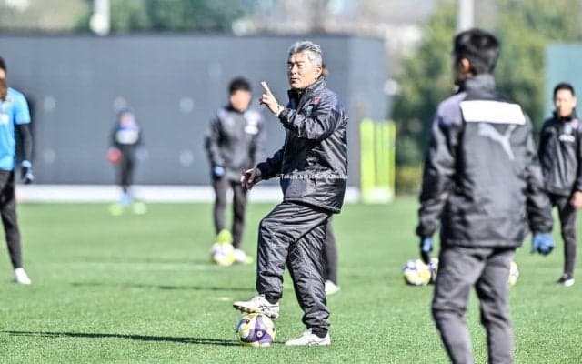 【長谷部新監督が着手するJ1川崎の新たなチーム作りとは(1)】最初のミーティングで掲げた2つの数字とは……選手・スタッフとイメージを共有し、初戦からの「逆算」で進めるチーム作り
