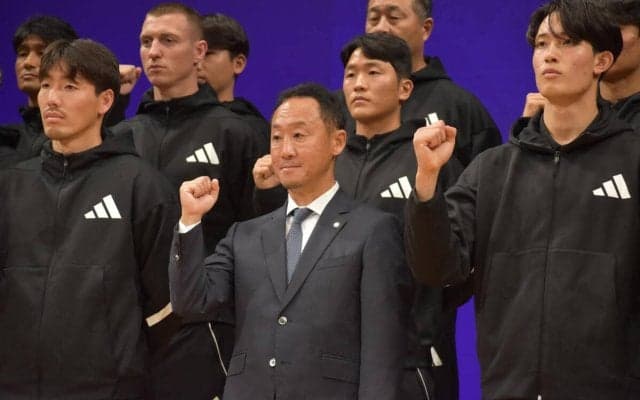 J1初年度から優勝争いの町田が新体制発表！ 日本代表入りのDF望月ヘンリー海輝が「6」に変更、新戦力のDF菊池流帆は「4」、FW西村拓真は「20」に