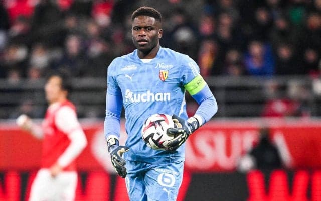 フランス代表GKサンバがスタッド・レンヌへ移籍、RCランスが主将の後釜確保で決着