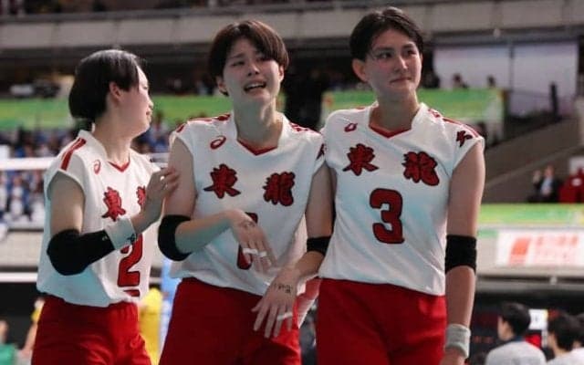 【バレー】姉妹で春高出場の東九州龍谷・忠願寺風來「妹には来年も再来年もここに戻り、絶対日本一になってほしい」、莉桜「自分が3年生になる頃には秋本美空選手を超えられるように」