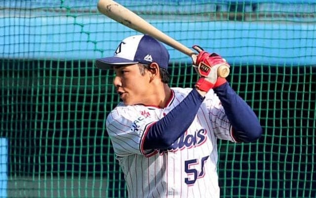 燕から犬鷲へ移籍　「松井稼頭央さんを目指して」スイッチにも“挑戦”の21歳は、新天地で大きく羽ばたく