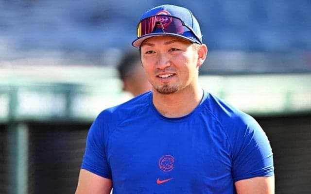 鈴木誠也が「全然笑ってない」　“先輩”に見せた表情にX爆笑「嫌がってるじゃん」