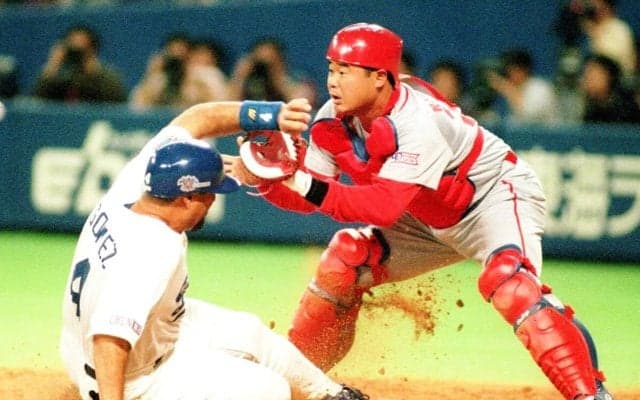 古田敦也全盛期の牙城を崩した西山秀二　食券提供の南海から高級車が並ぶ広島へトレードで「これがプロ野球や！」と喜んだ