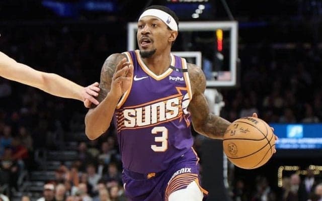 ベンチスタート3試合目のビールが25得点と大活躍…サンズが好調ヤング擁するホークスに快勝