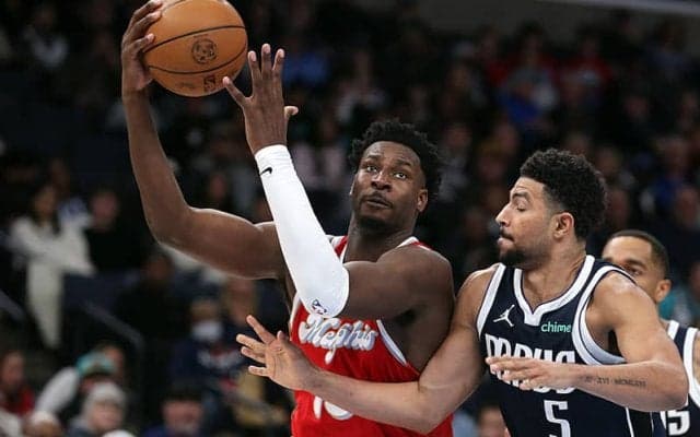 JJJが“河村ファッション”でアリーナ入り…チームの重鎮は渡邊雄太の大親友