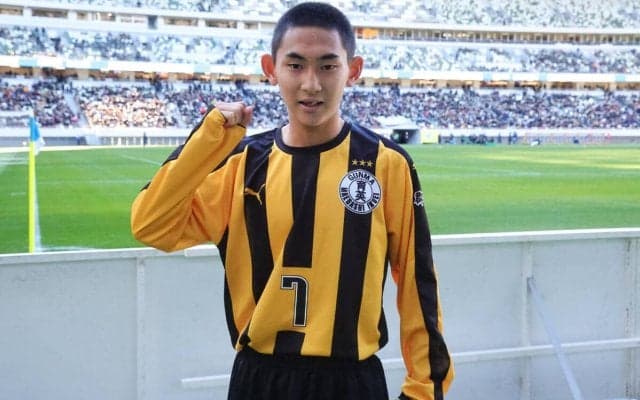 ドリブルの仕掛けで3万人の観客を沸かす「歓声を力にして」、後半投入で流れを変えた前橋育英の2年生MF白井誠也「思い切っていこうとできた」