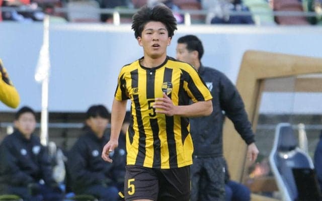 「最初はただの打撲かなと…」ロングスローで初出場・東海大相模のチャンスを作り続けたDF佐藤碧、無念の負傷交代も「しっかり信じて見守っていました」