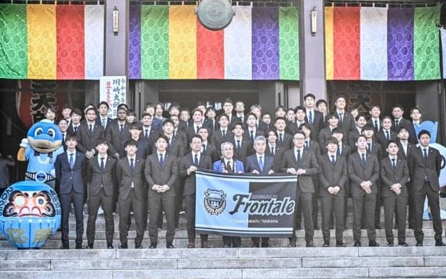 J1川崎が川崎大師で必勝祈願！ MF脇坂泰斗「JリーグMVPが必要」、長谷部新監督は沖縄キャンプで「攻撃的なスタイルを」と、新シーズンへ意気込み示した