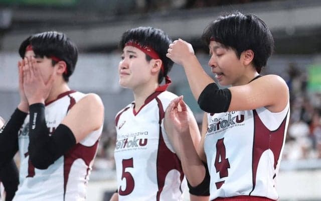 春高バレー　2年連続決勝進出の下北沢成徳は昨年のリベンジならず　主将イェーモン・ミャ「悔しい結果にはなったが、自分的にはやり切れた」