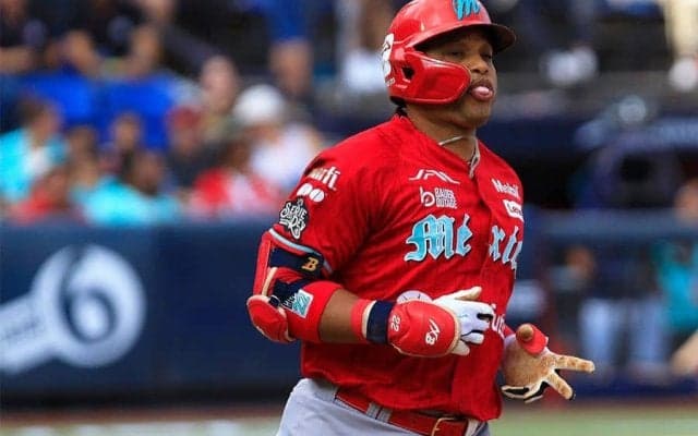 42歳で打率4割超え　378億円契約から薬物違反で転落も…“お騒がせ”スターの圧倒的打棒