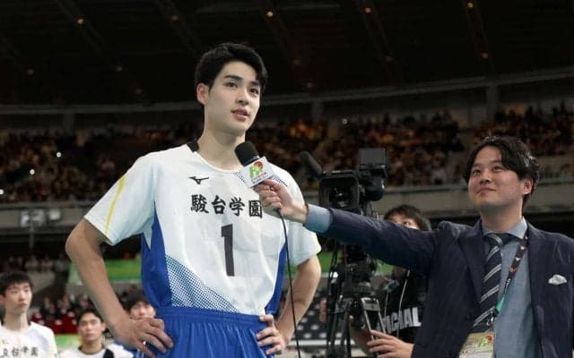 春高バレー　駿台学園が史上2校目の3連覇＆高校三冠　失セットなしの完全V　エースの川野琢磨がMVP