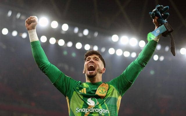 赤い悪魔の控えGKバユンドゥルが好守連発で英雄に！　数的不利ユナイテッドがアーセナル撃破で4回戦進出【FAカップ】