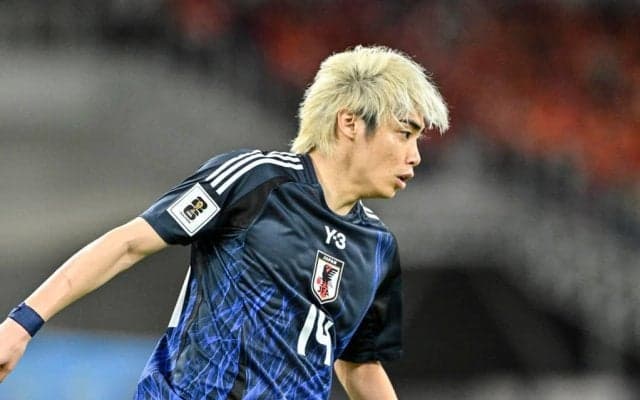 「素晴らしいボレー！」「まさに稲妻」Sランス伊東純也の“超絶イナズマ反応”の右足ダイレクトボレー弾に反響！「ズバッと決めた」「めちゃくちゃかっこいいゴール」の声