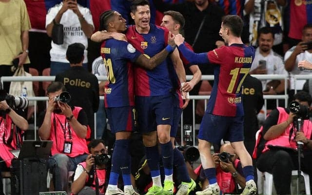 圧巻バルセロナが衝撃マニータで2戦連続クラシコ大勝！　フリック新体制で初タイトル【スーペル・コパ】