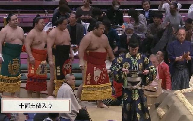 「全身がん？めっちゃイキイキやん」「かっちゃん元気そうでよかった（涙）」大相撲中継に闘病中の高須院長の元気な姿 十両土俵入りでの一コマに反響