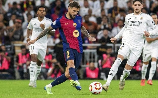 バルセロナに痛手…クラシコで負傷のイニゴ・マルティネスは1カ月以上の離脱か？