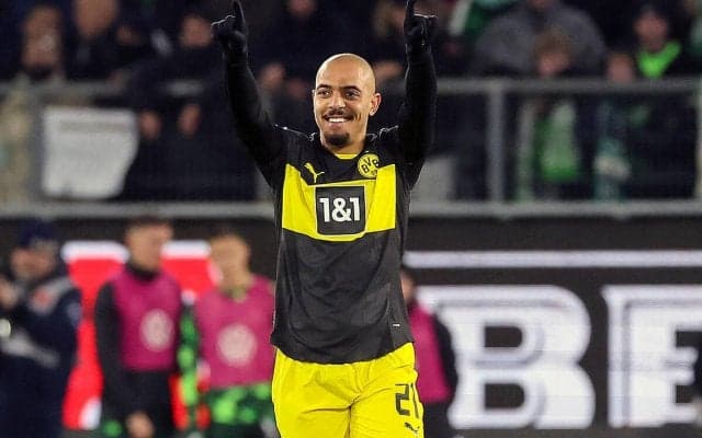 マレン完全移籍へアストン・ビラとドルトムントが合意！　最大48億円の取引に