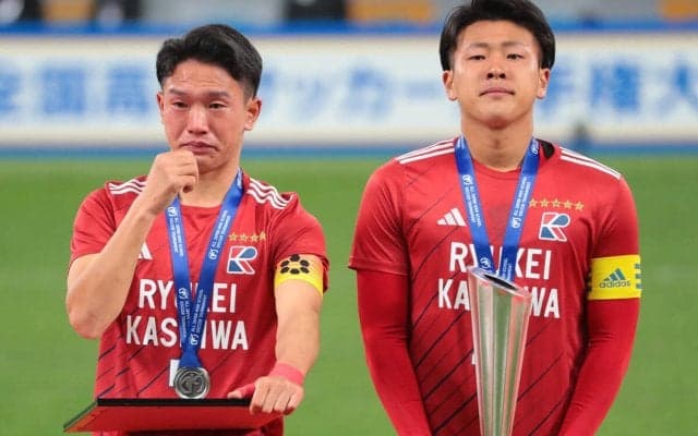 「勇気を与えられる選手になれたかな」苦しみも味わった流経大柏の主将DF佐藤夢真、相棒・奈須琉世と共に流経大進学も引退を検討？「プロになるのは厳しいかな」