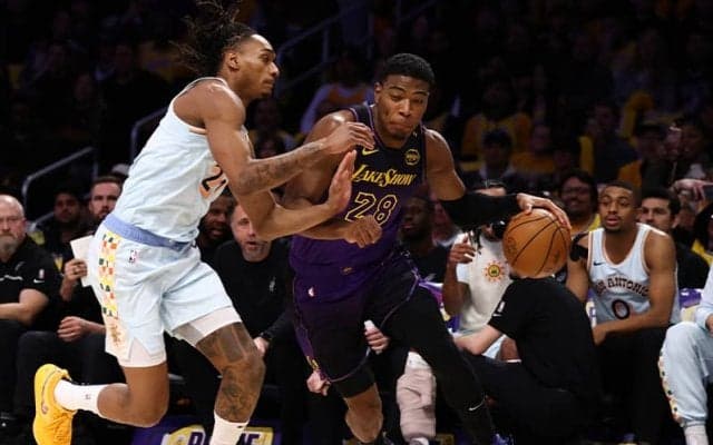 レイカーズが今季3度目の3連敗…八村塁は3P3本成功、レジェンド記念試合も白星ならず