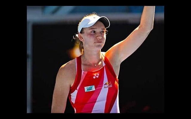 世界7位 16歳に完勝で初戦突破