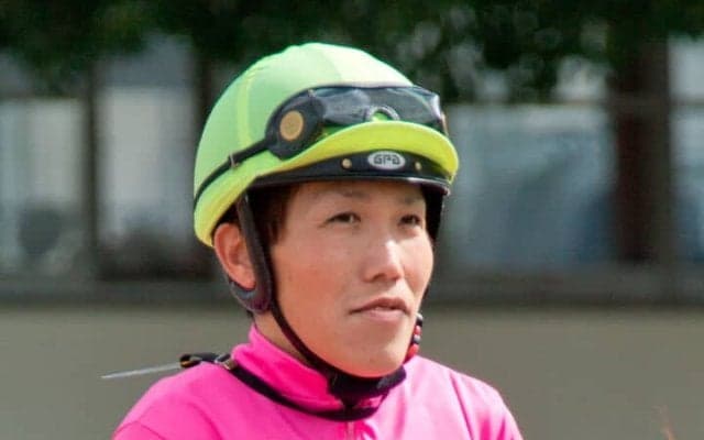 【園田・姫路競馬】亡くなった松本幸祐騎手を悼み、献花台と記帳台を設置