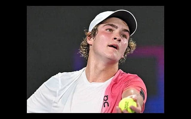 18歳新星 世界9位撃破の大番狂わせ