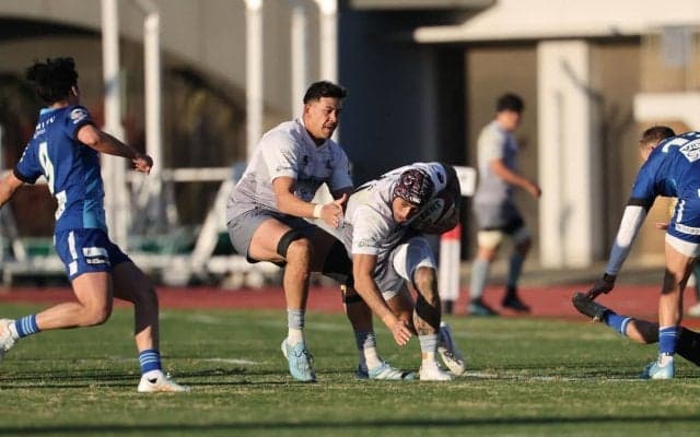 ビジターゲームのスタンドにはためく大漁旗。声援の波に乗った釜石SWが今季初勝利