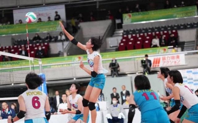 【バレー】秋本美空、初のセンターコートで躍動。共栄学園が前回Vの就実を撃破し、決勝へ　春高バレー