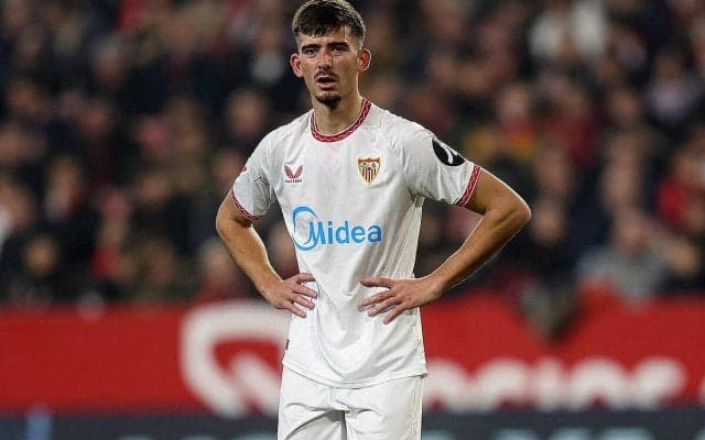 セビージャの主力DFキケ・サラスが八百長の疑いで逮捕…意図的に警告を受けた疑い