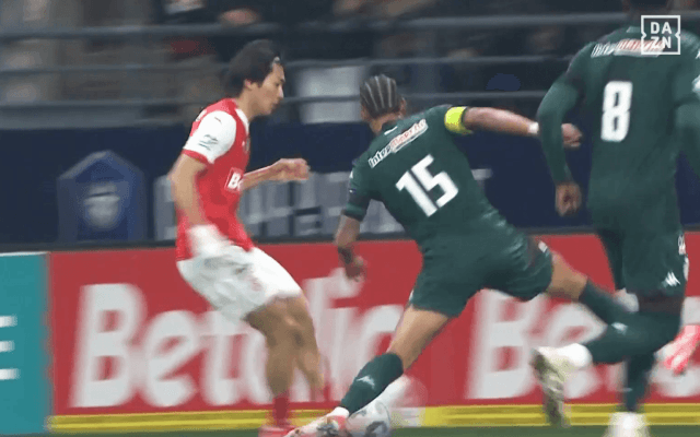 「なぜ決められない！」中村敬斗が“神クロス”炸裂→味方の決定機逸にファン騒然「アシスト未遂」「なんでやねん」